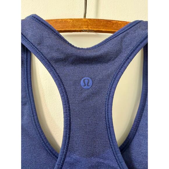 Lululemon Sports Bra in Heathered Blue Size 6 - Picture 1 of 4
